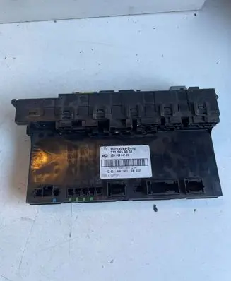 Mercedes-Benz CLS C219 Fuse module 2115459301