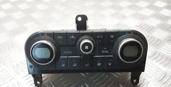 Nissan Qashqai Climate control unit 27500JD45A