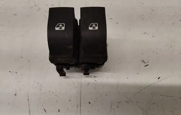 Renault Megane II Electric window control switch 108268