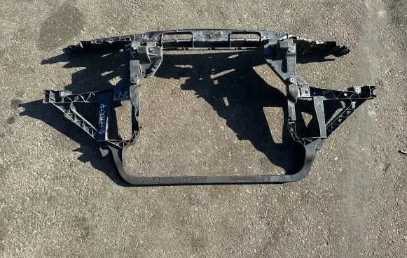 BMW X3 E83 Radiator support slam panel bracket 