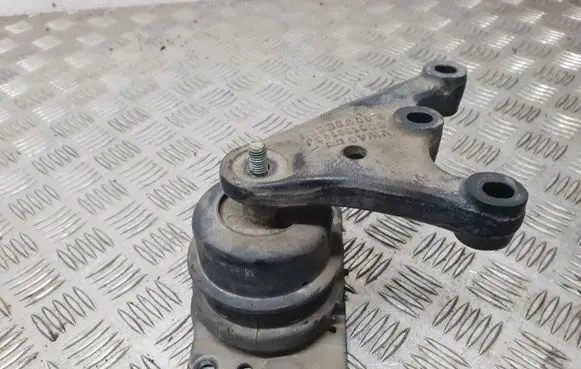 Skoda Fabia Mk1 (6Y) Engine mount bracket 6Q0199262AF