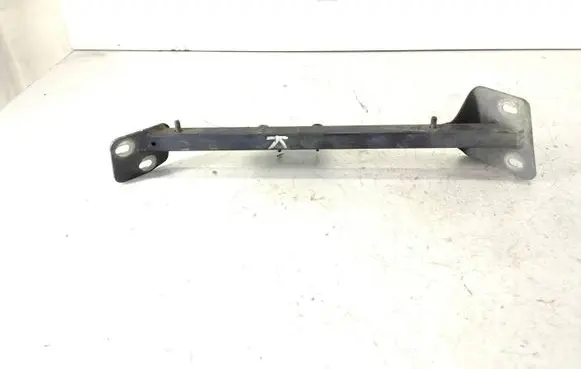 Audi A8 S8 D3 4E Fender mounting bracket 4E0614125A TL090