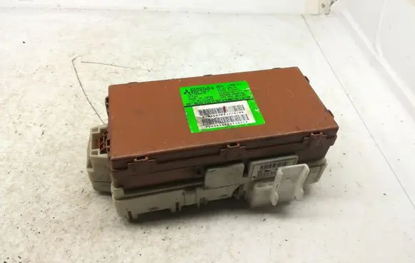 Mitsubishi Grandis Fuse module G8C506MA 1MR587653
