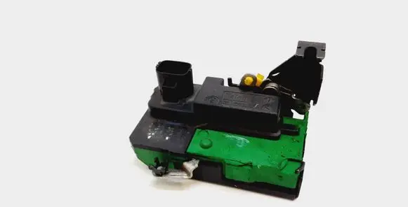 Volvo XC90 Front door lock 8650551
