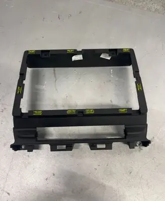 Renault Master III Radio/GPS head unit trim 682603805R