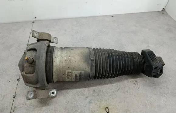 Volkswagen Touareg I Rear shock absorber/damper 7L6512022E