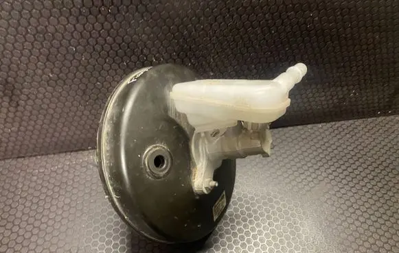 Ford Fiesta Brake booster 8V512B195DF 0204054084 05007B0083