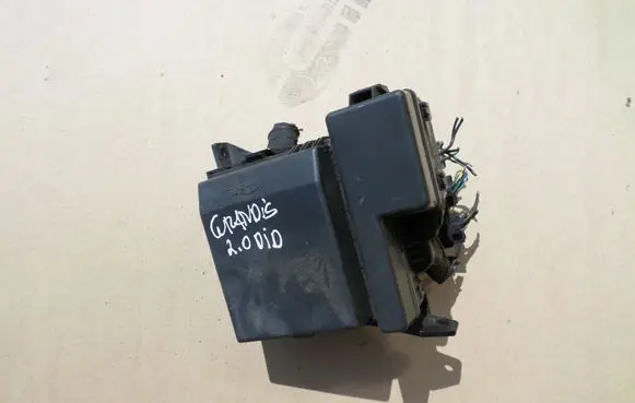 Mitsubishi Grandis Fuse module