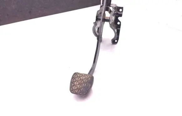 Mercedes-Benz Sprinter W906 Brake pedal A9062900901