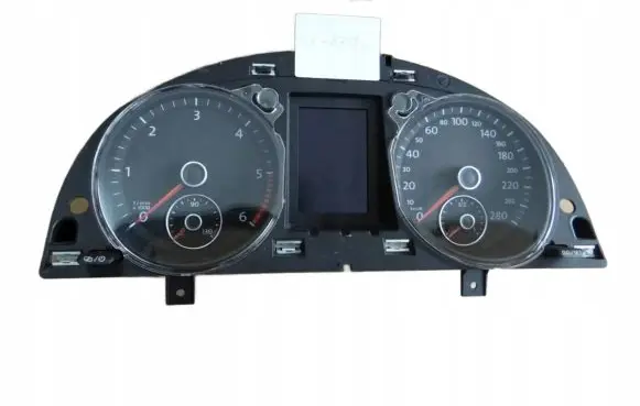Volkswagen PASSAT CC Speedometer (instrument cluster) 3C8920871
