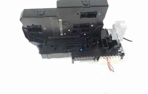 Mercedes-Benz E C207 W207 Fuse module A2129005401