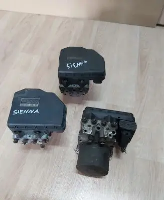 Toyota Sienna XL10 I ABS control unit/module