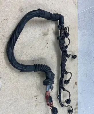 BMW 5 E39 Fuel injector wires 2249419