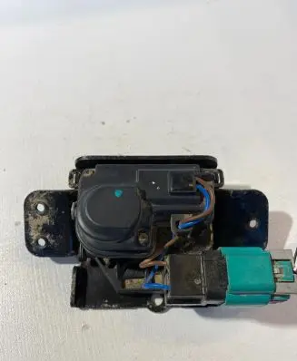Opel Antara Tailgate/trunk/boot lock/catch/latch 13502697