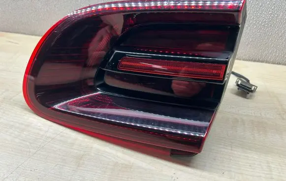 Porsche Macan (95B) Tailgate rear/tail lights 01150008