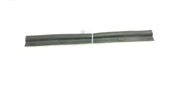 Volkswagen Jetta VI Engine compartment rubber 5C6823708
