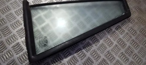 Hyundai Santa Fe Rear vent window glass 