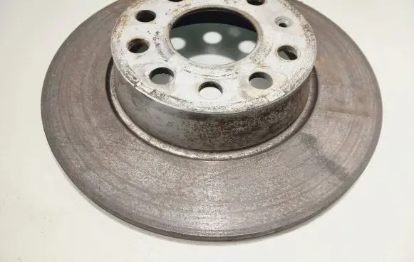 Volkswagen Golf VII Rear brake disc