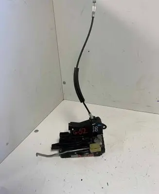 Opel Vectra C Front door lock 13157762