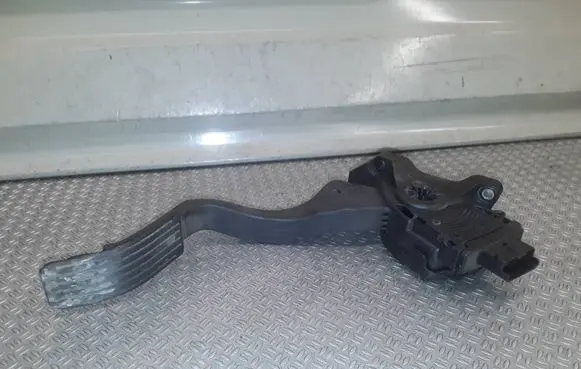 Peugeot 308 Accelerator throttle pedal 9671433780