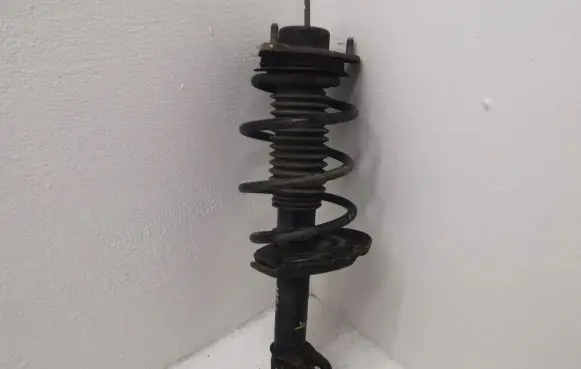 Hyundai i40 Front shock absorber/damper 546613Z130