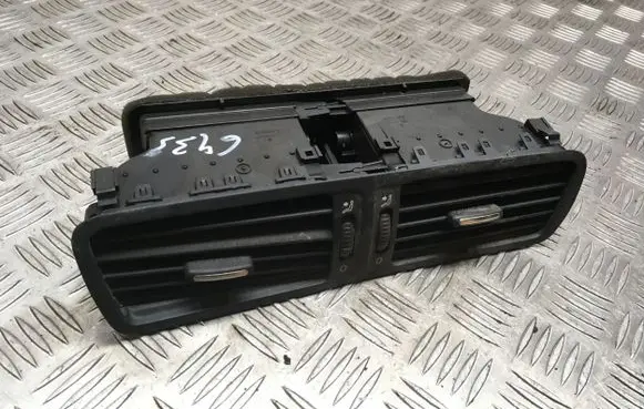 Volkswagen PASSAT B6 Dash center air vent grill 5705001 3C1819728E 3C2819728