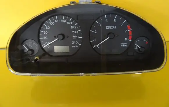 Mitsubishi Carisma Speedometer (instrument cluster) MR915788