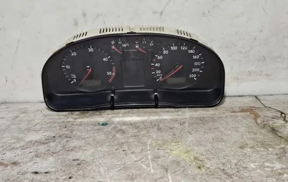 Volkswagen PASSAT B5 Speedometer (instrument cluster) 3B0919861J