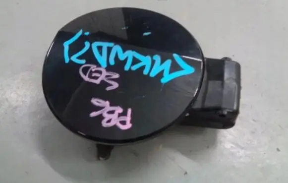 Volkswagen PASSAT B6 Fuel tank cap trim 
