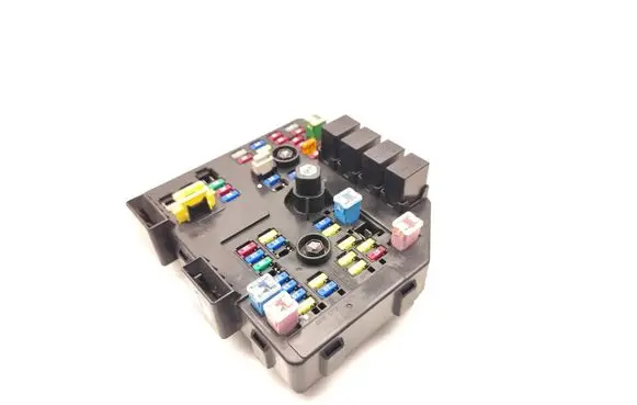 Chevrolet Captiva Fuse module 95031447 1447U