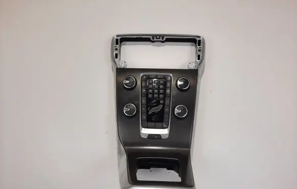 Volvo V40 Center console