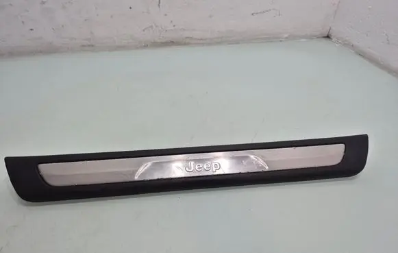 Front sill trim cover