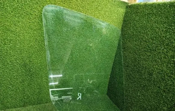 Volkswagen Crafter Front door window/glass (coupe) E14R001025 DOT27AS2M24100