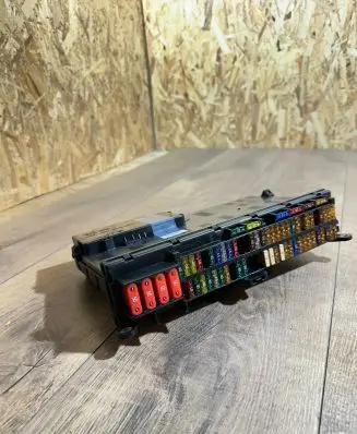 BMW X5 E53 Fuse module 8380409