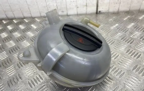 Audi A3 S3 8V Coolant expansion tank/reservoir CJSZBCHL