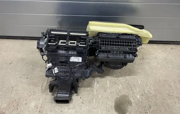 Opel Insignia B Interior heater climate box assembly 39159724 13514601