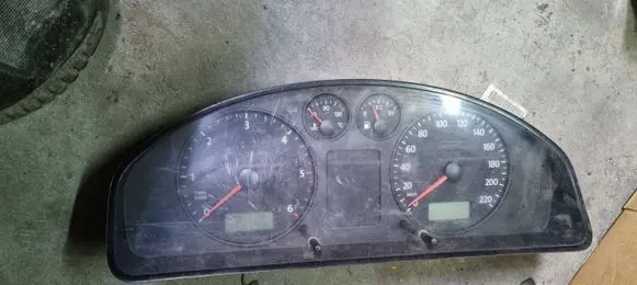 Volkswagen Transporter - Caravelle T5 Speedometer (instrument cluster) 7H0920850M