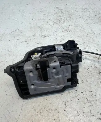 BMW i3 Front door lock 7281935 18283810