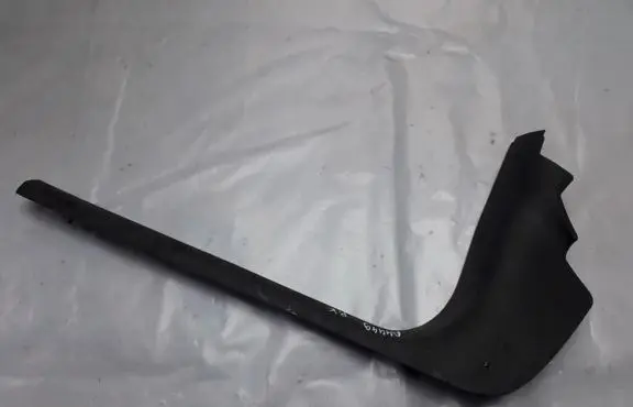 Ford Focus Front sill trim cover 3m51r13301a 3m51-r13301-a