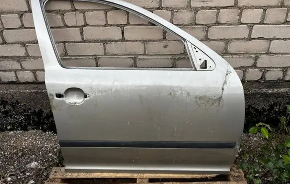 Skoda Octavia Mk2 (1Z) Front door 1Z0831112