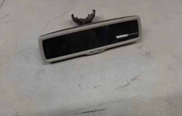 Rear view mirror (interior)
