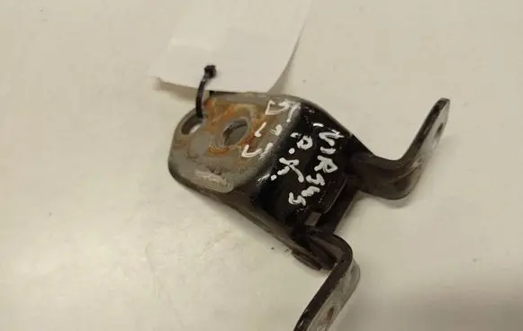 Mazda 3 II Front door upper hinge