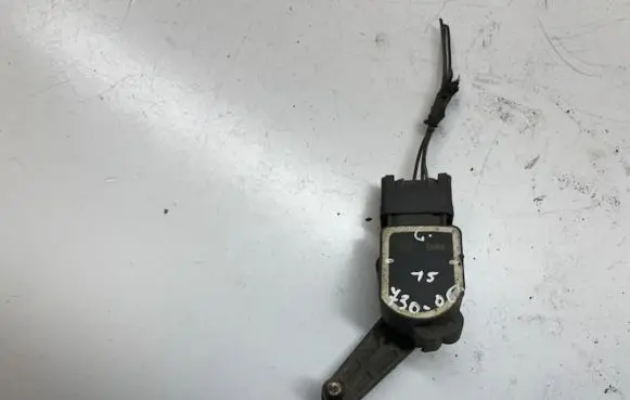 Headlight/headlamp level sensor