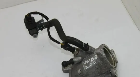 Volkswagen PASSAT B8 Electric throttle body valve 04L128837A