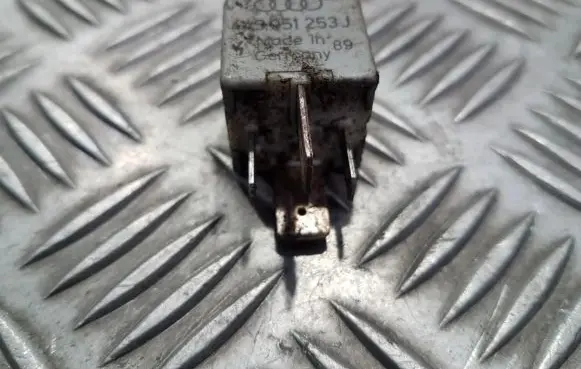 Volkswagen PASSAT B5 Other relay 443951253j 213