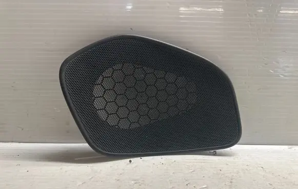 Volvo XC90 Dash center speaker trim cover 31389993