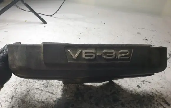 Audi A6 S6 C6 4F Engine cover (trim) 06E103925A