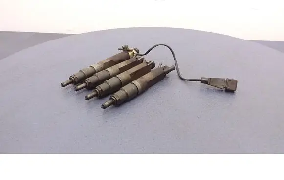Volkswagen Polo III 6N 6N2 6NF Fuel injector 028130202S