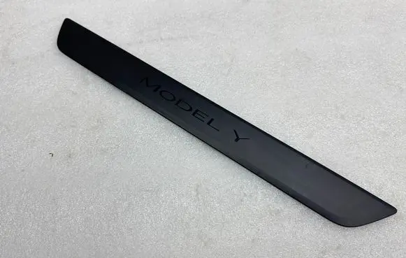Tesla Model Y Front sill trim cover 149430100B