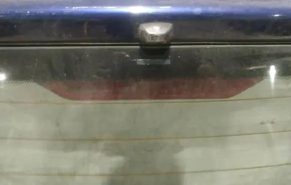 Toyota Yaris Third/center stoplight 